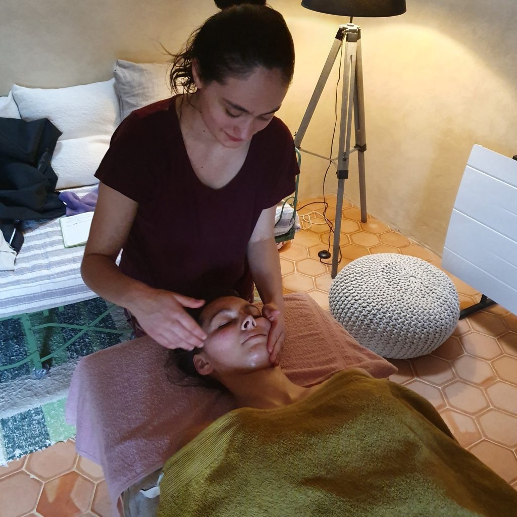 louise massage du visage à Saint-Alban